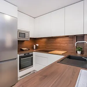 https://victoria-64-host.1costadelsol.com