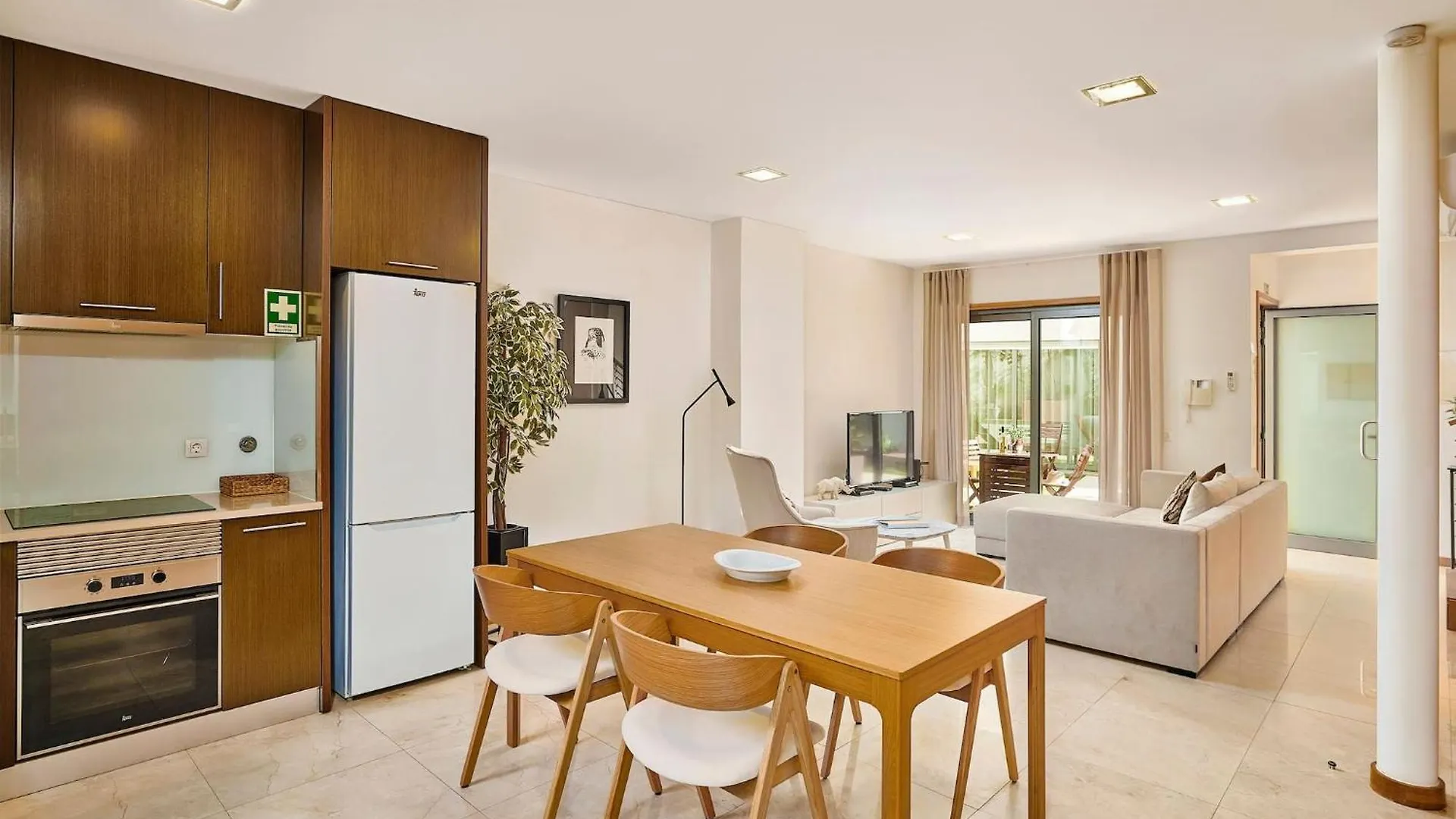 Stylish Townhouse In Tavira Centre, Shared Pool Villa Holiday home