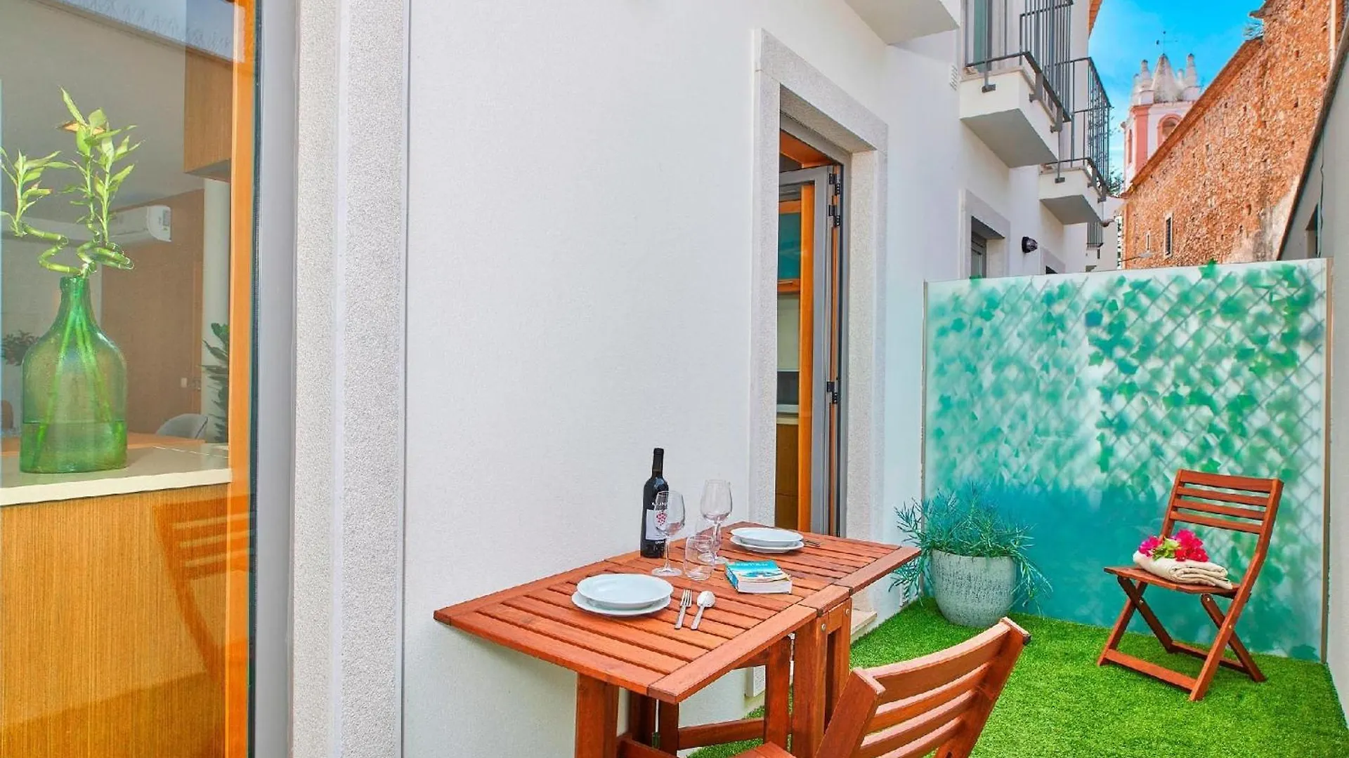 Stylish Townhouse In Tavira Centre, Shared Pool Villa Holiday home